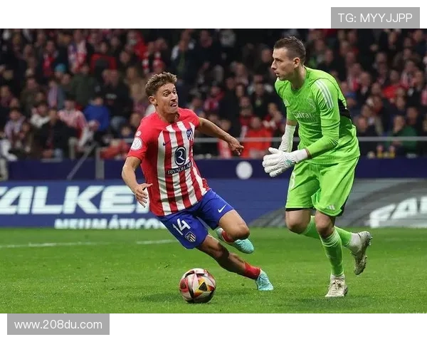 卢宁:上赛季我证明了我可以为皇马守门;很高兴被提名雅辛奖